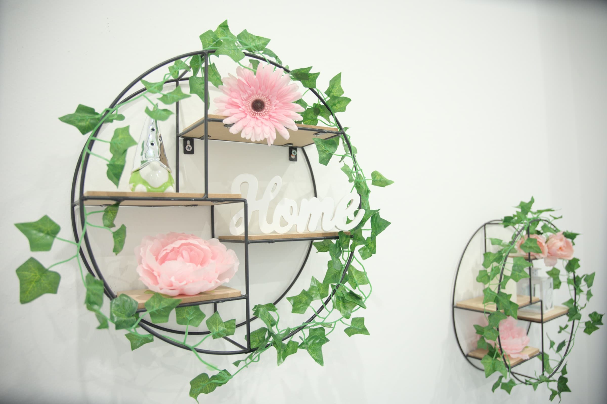 Mensole decorative all'ingresso